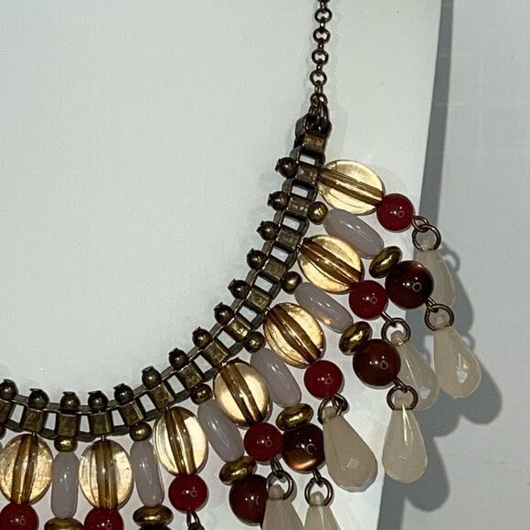 Liz Claiborne Tribal Beaded Necklace Gold Tone Fringe Bib Pink White Glass Bead - Picture 4 of 8